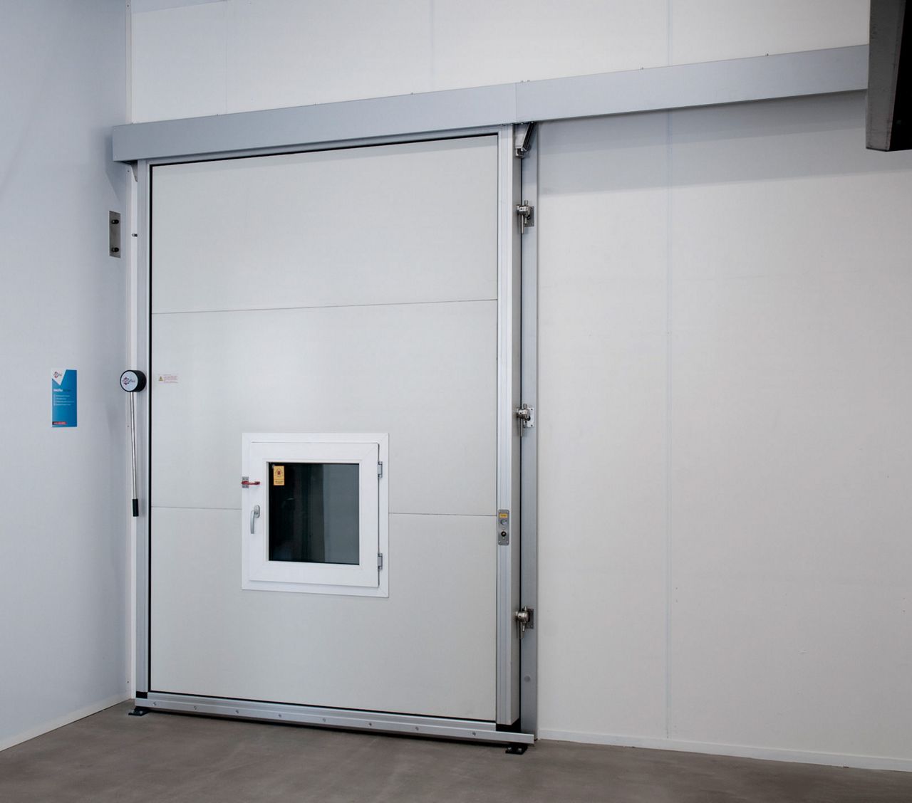 Cold chain doors