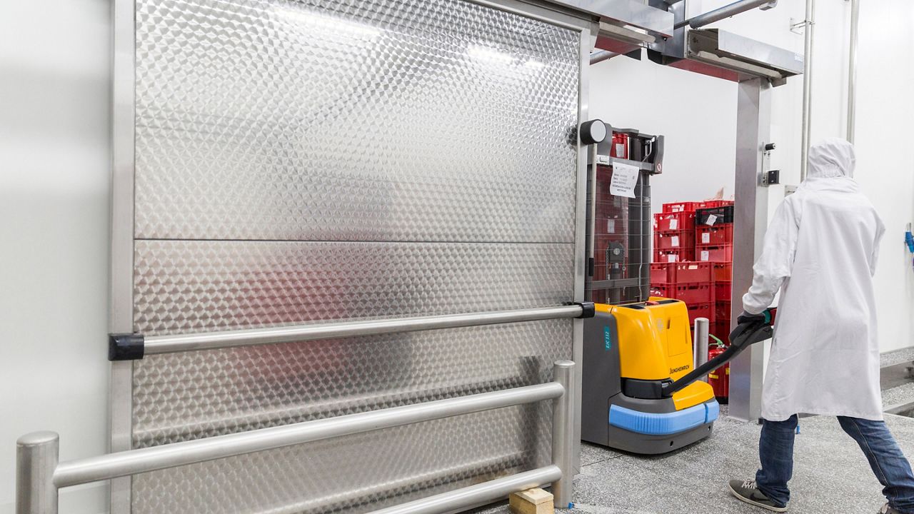 Cold chain doors