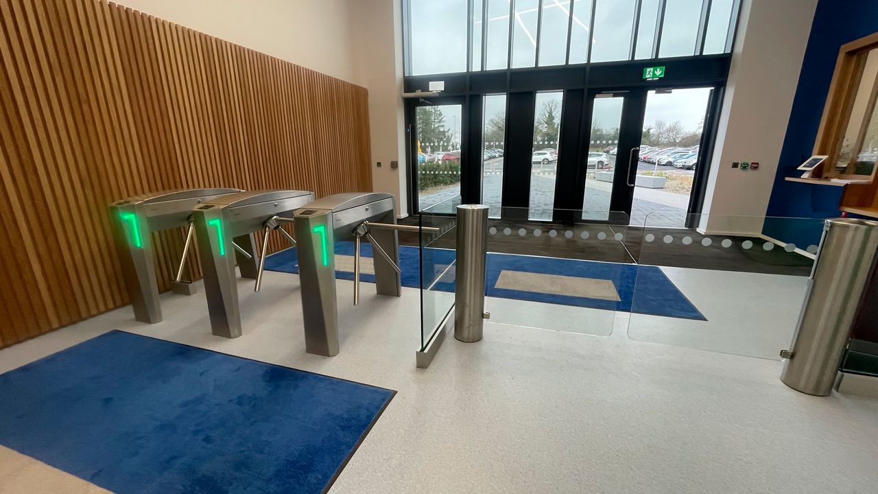 Image: ASSA ABLOY GS220 Swing gates
