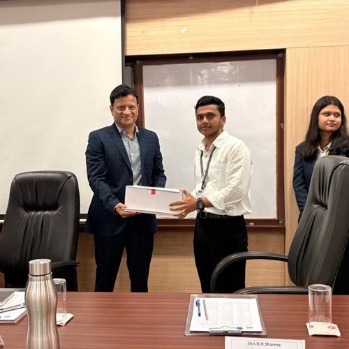 ASSA ABLOY Opening Solutions India felicitates top-ranking students at Padmashree Dr. D.Y. Patil College of Architecture induction programme.