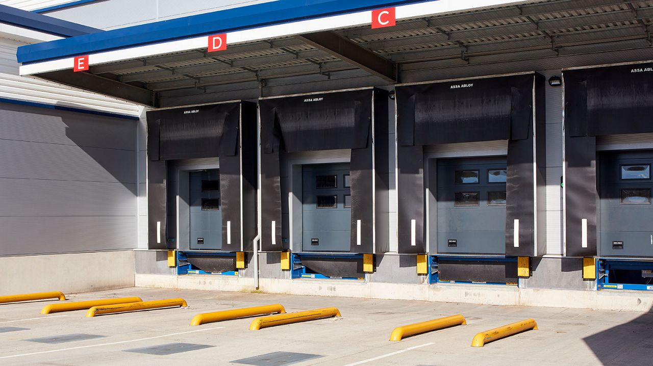 Loading docks for parcel distribution centers