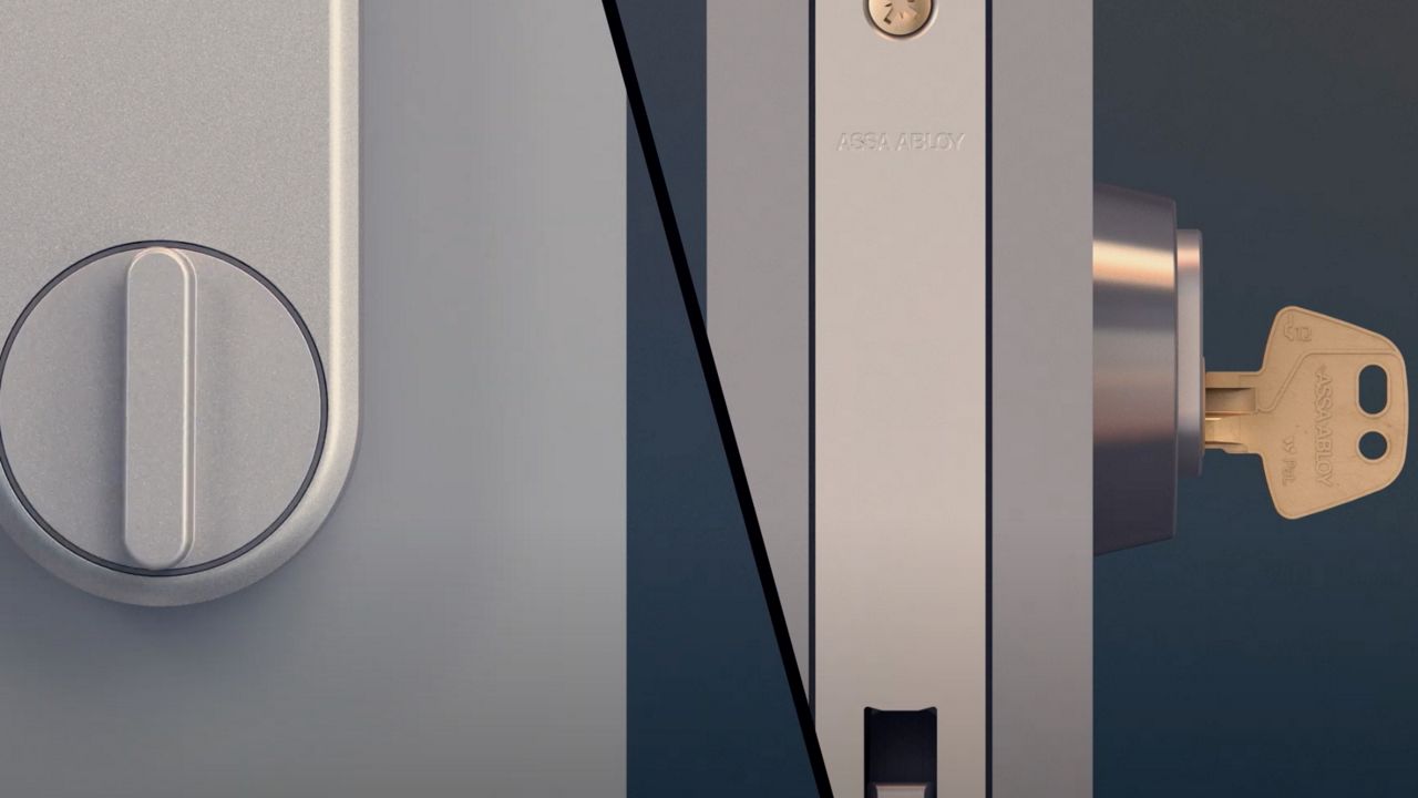 Yale Linus Scandinavia Lock installation.
