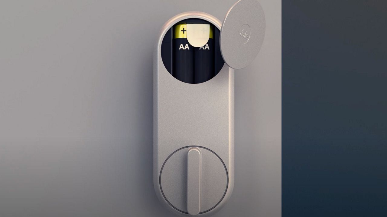 Yale Linus Scandinavia Lock installation.