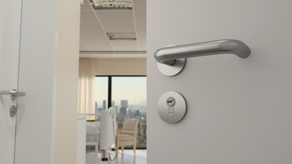 Handle that elevates every door