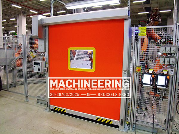 Een oranje poort zorgt voor een veilige afscherming van de technische productieruimte