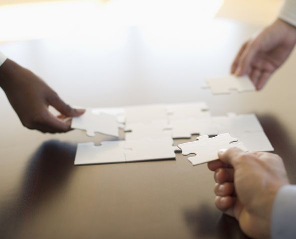 Les éléments du puzzles à placer pour obtenir la certification CE