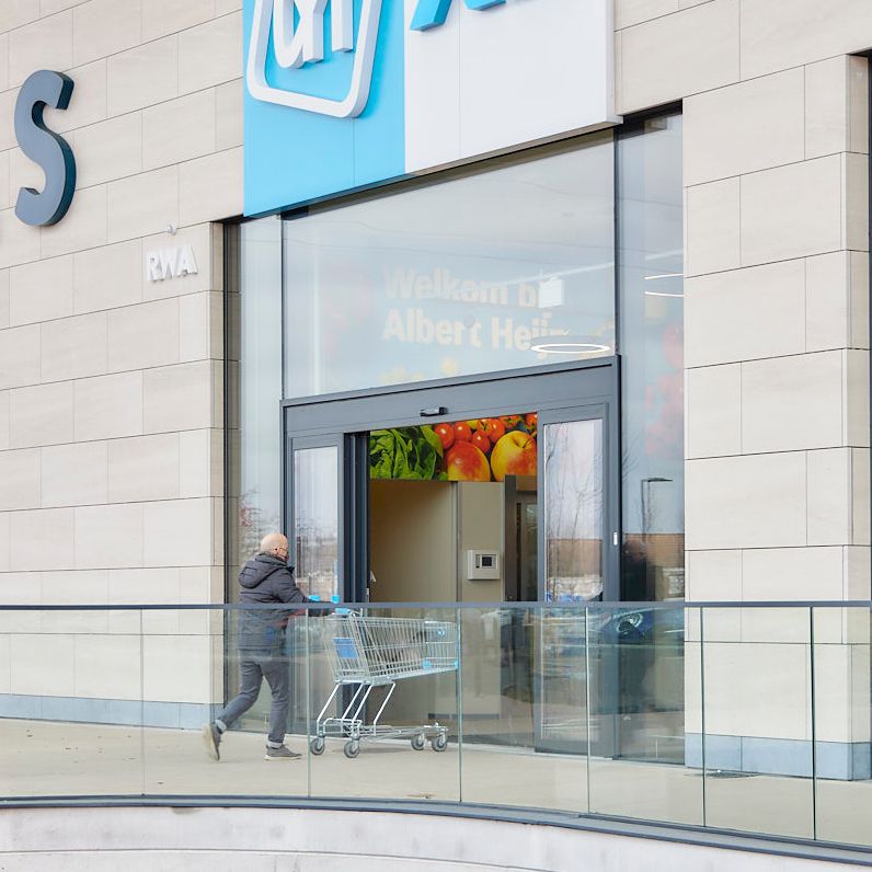 Portes rapides dans le centre commercial Malinas