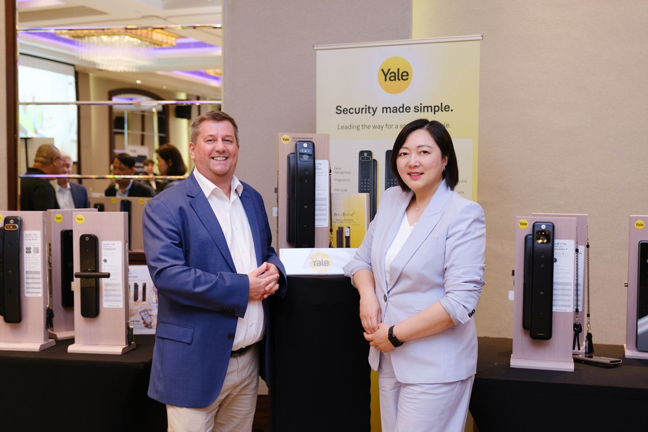 Maring and Irene Photo