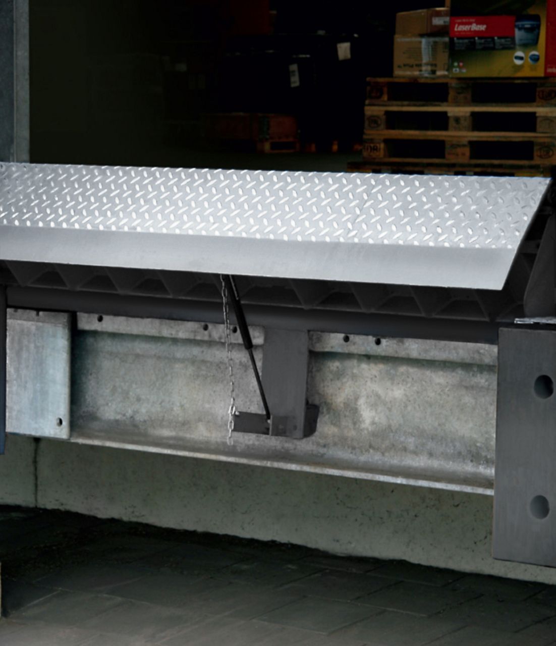 ASSA ABLOY DL6010SM Swingdock Minidock Überladebrücke, manuelle Überladebrücke, manuelle Überladebrücken, Verladeblech, Verladebleche, Ladeblech, Ladebleche, Klappkeilbrücke, manuelle Überladebrücke mit Klappkeil, Verladebrücke, Ladebrücke, verladebrücken, Ladebrücken