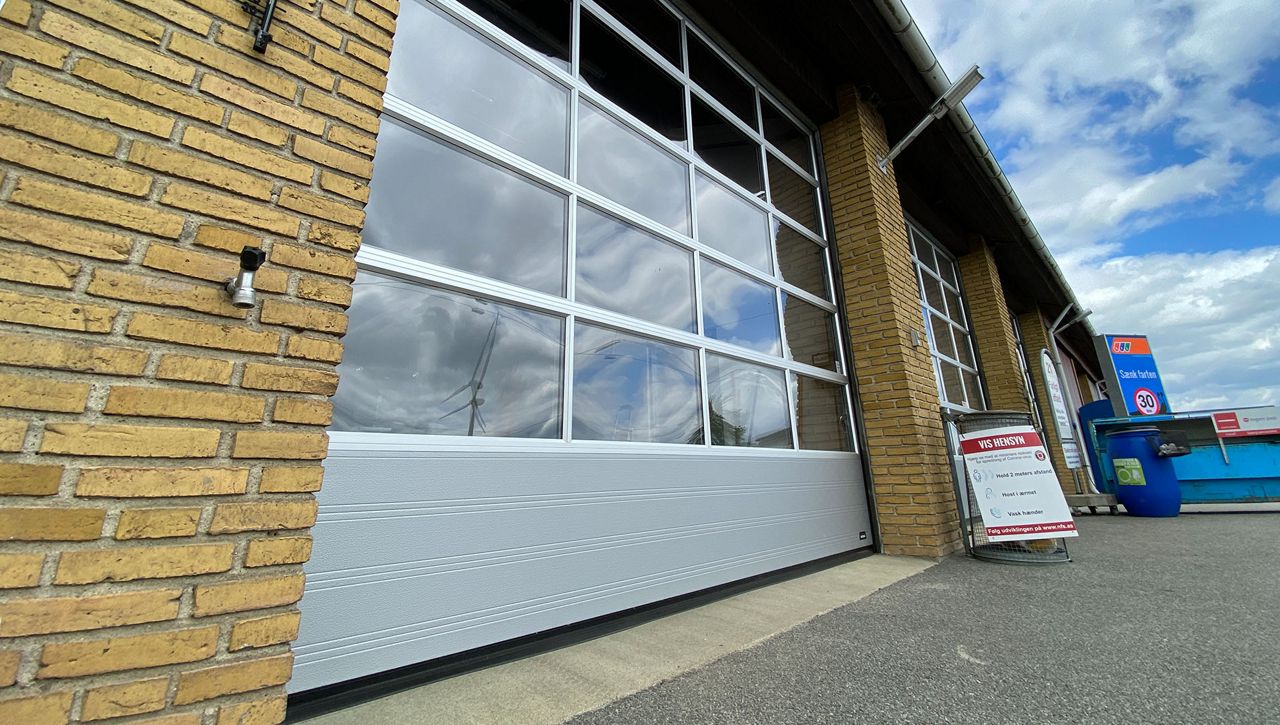 NASSAU 9000M Sectional Door installed at manufacturing plant