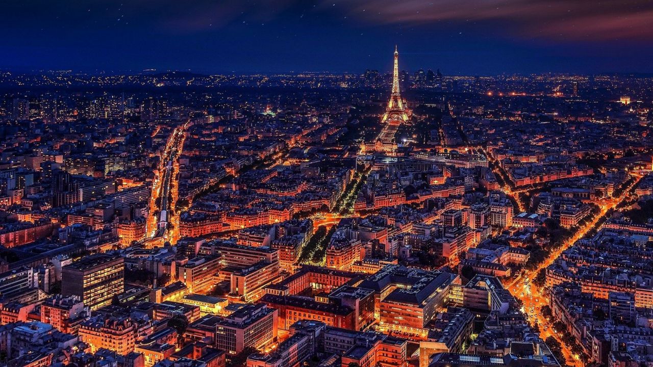 Ville de Paris illuminée