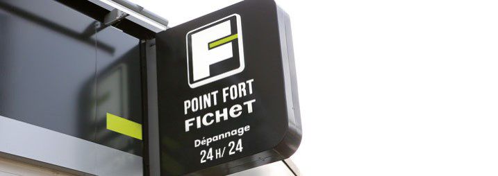 Ecusson  d'un concessionnaire agréé Point fort Fichet 