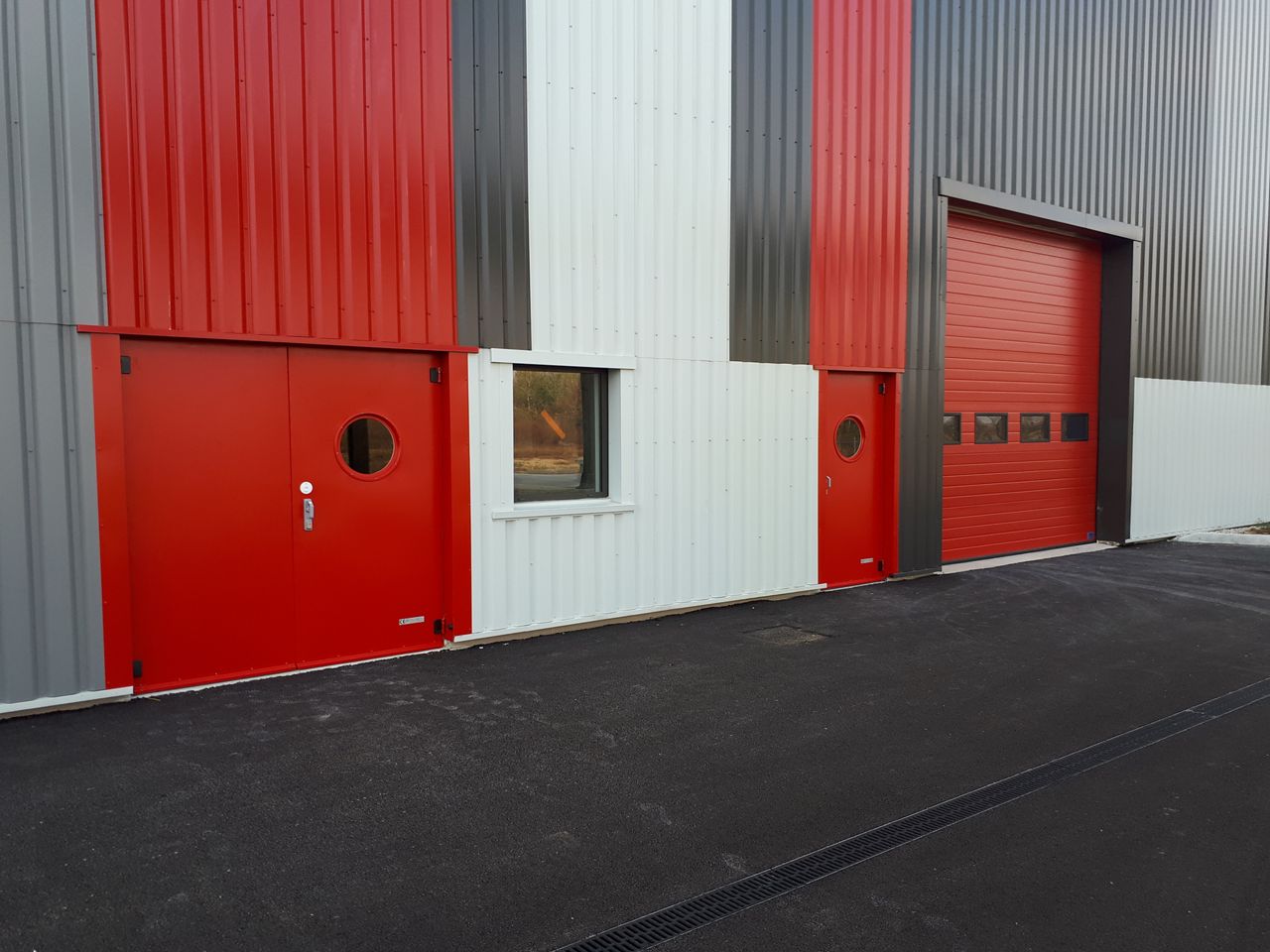 Entrée d'une usine Portafeu