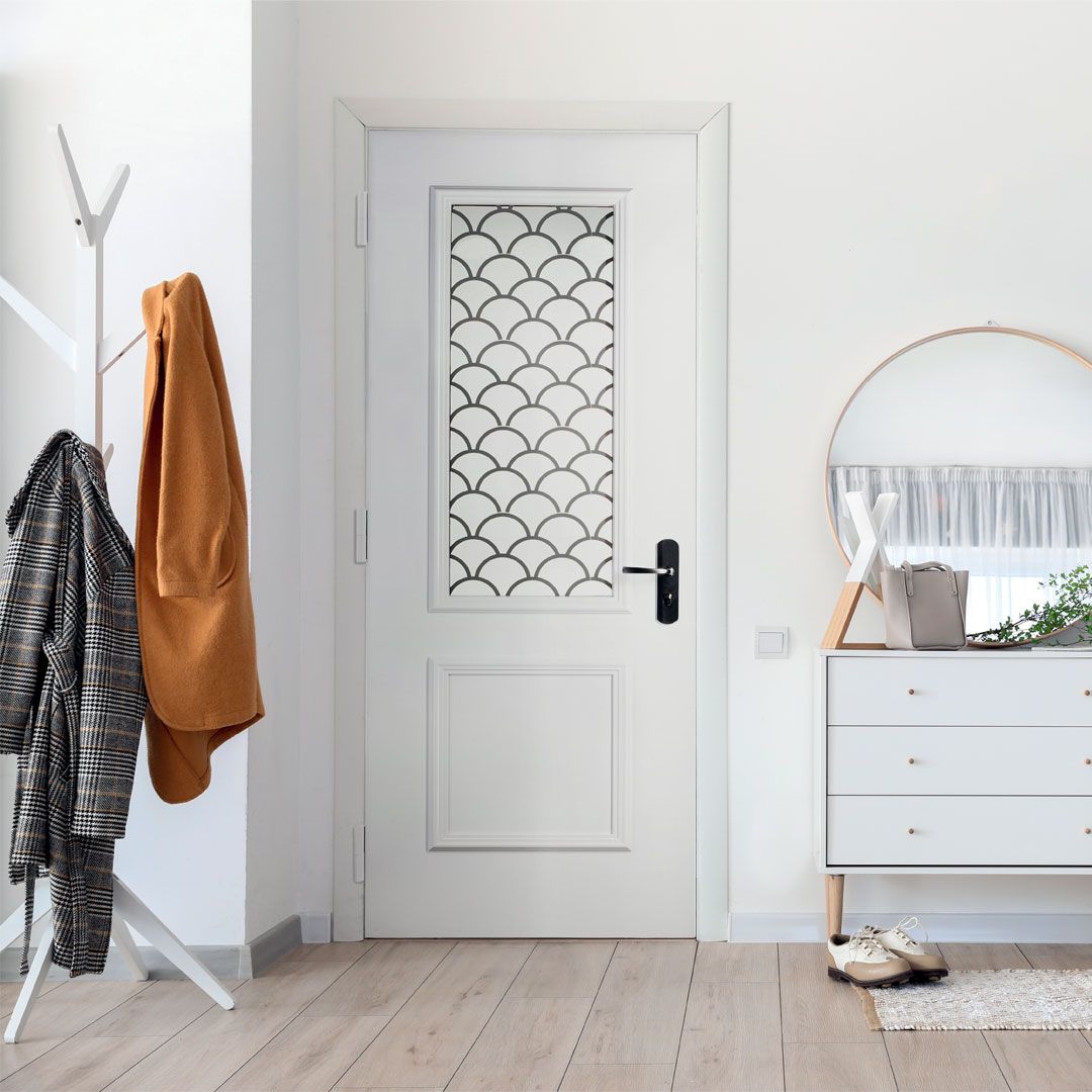 Porte blindée Fichet de maison modèle Forstyl+ S blanche avec vitrage vue interieure