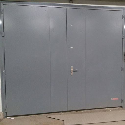 Portes battantes à structure renforcée - 30 à 40dB