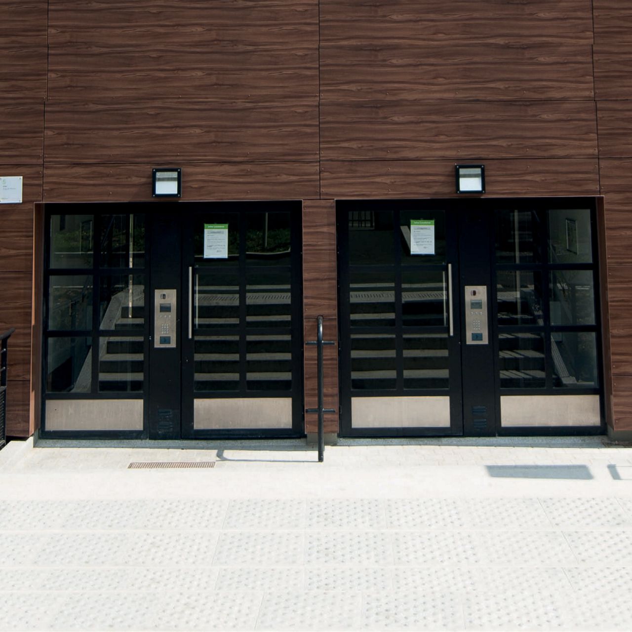 Porte de hall d'entrée