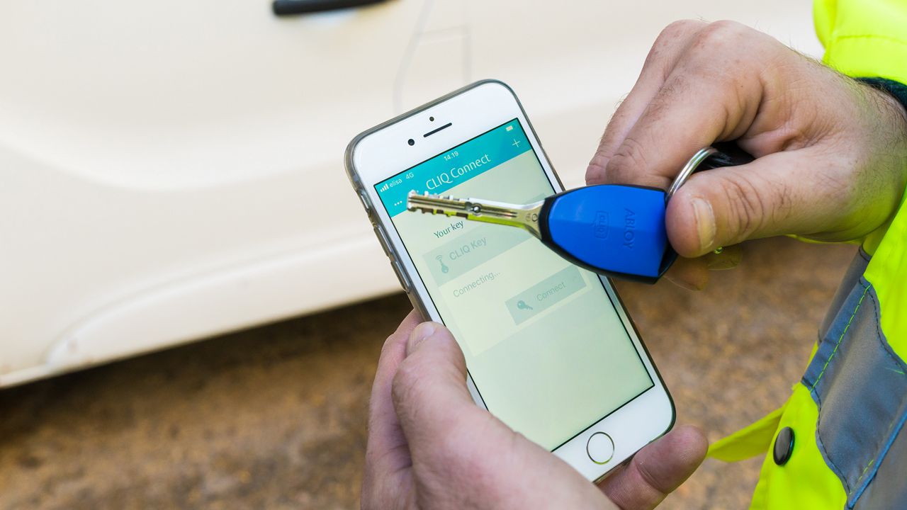 Elektronische Protec² CLIQ sleutel updaten via mobiele telefoon