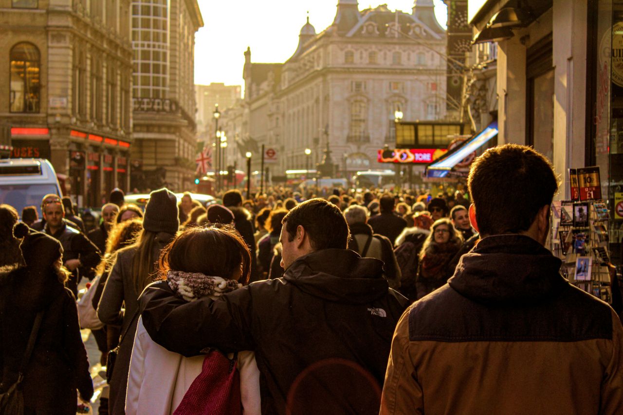 Foule dans une rue 
