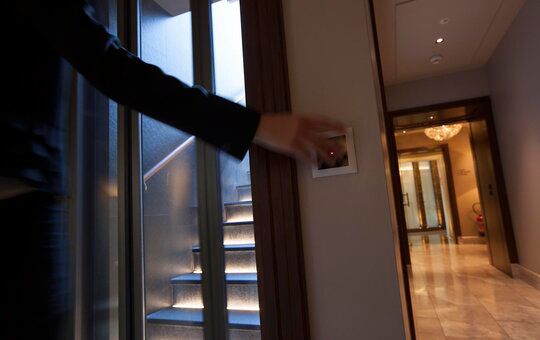 Berührungsloser Schalter für Aufzeichnung