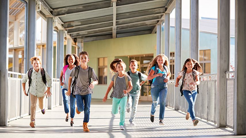 children are running