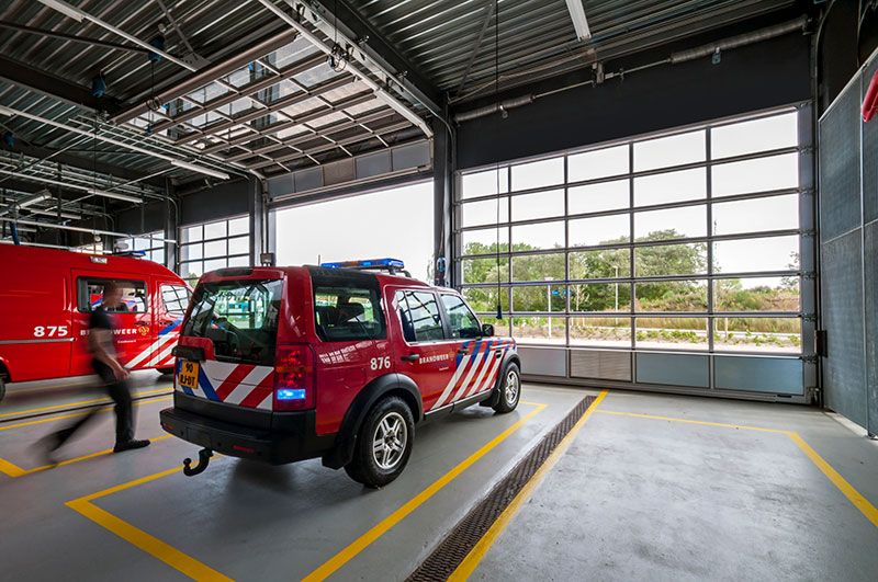 Sectionale poorten in een brandweerkazerne