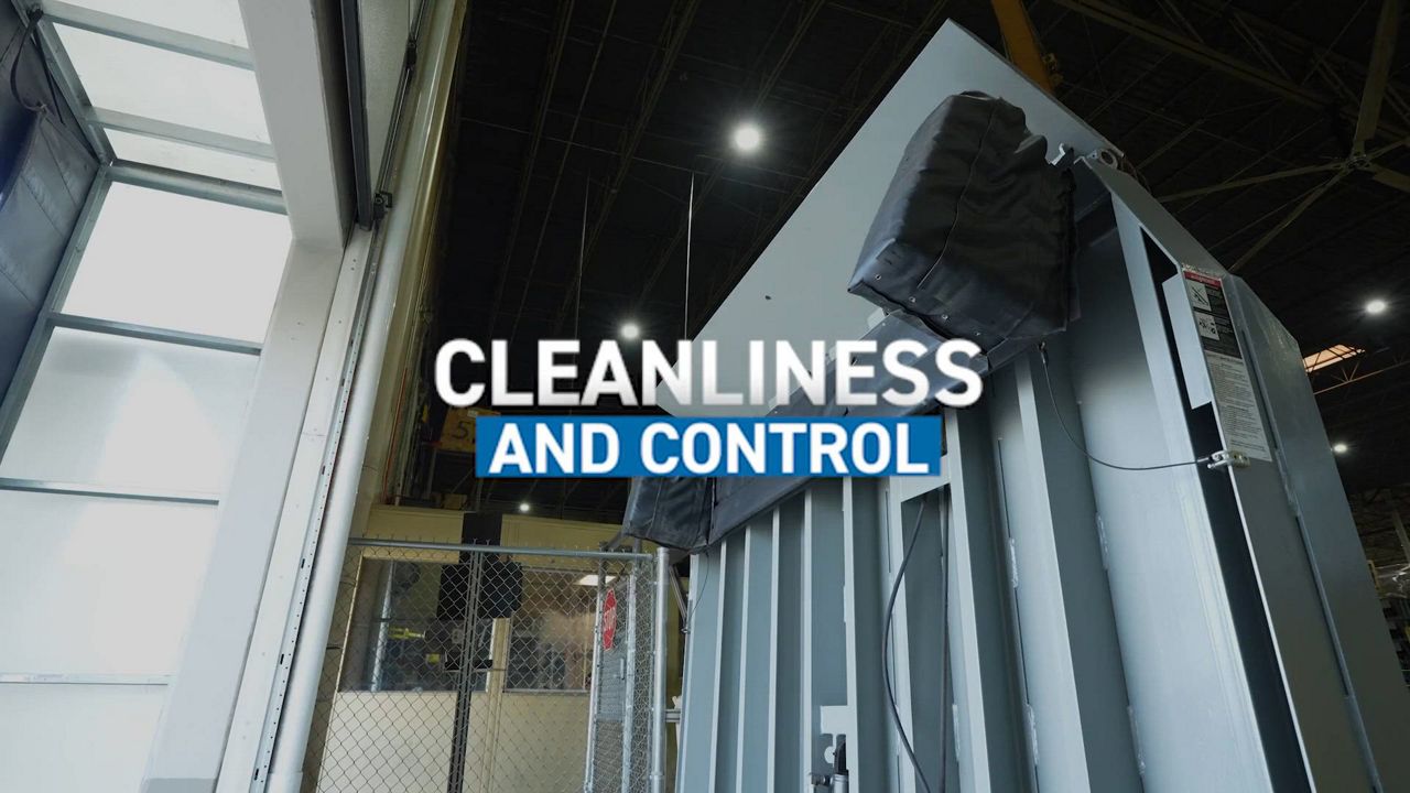 Video: Video of the Serco VSXL dual-pallet vertical leveler designed for​ tougher applications and more efficient loading.  ​