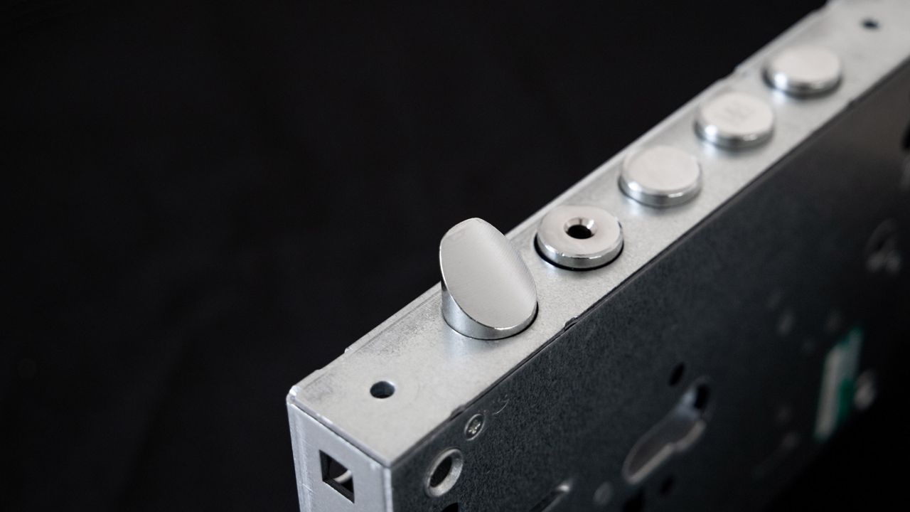 Serratura per porta blindata Serie 82 Mottura