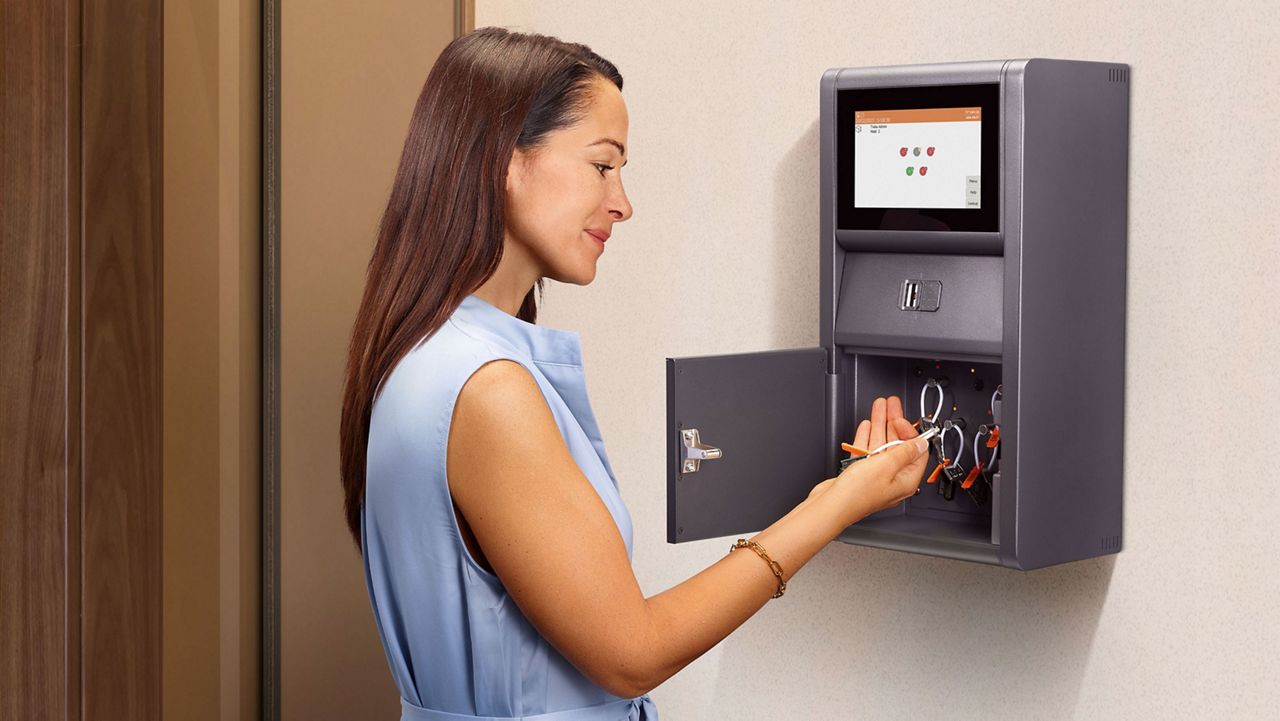O armário de chaves compacto Touch Pro V para aplicações navais