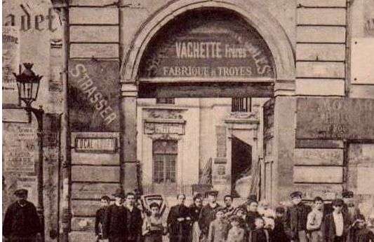 Ancienne photo de l'usine Vachette à Sainte Savine