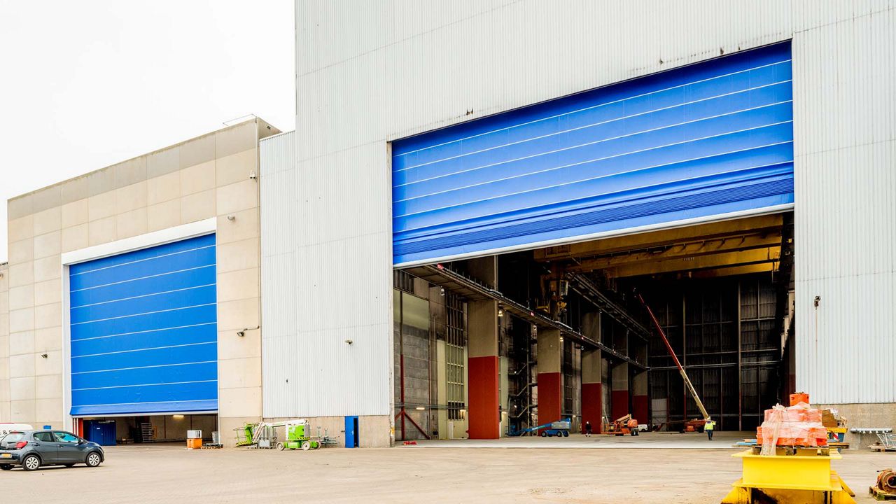 ASSA ABLOY VL3110 vertical lifting fabric door