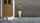 Hund vid hus med Yale Doorman L3