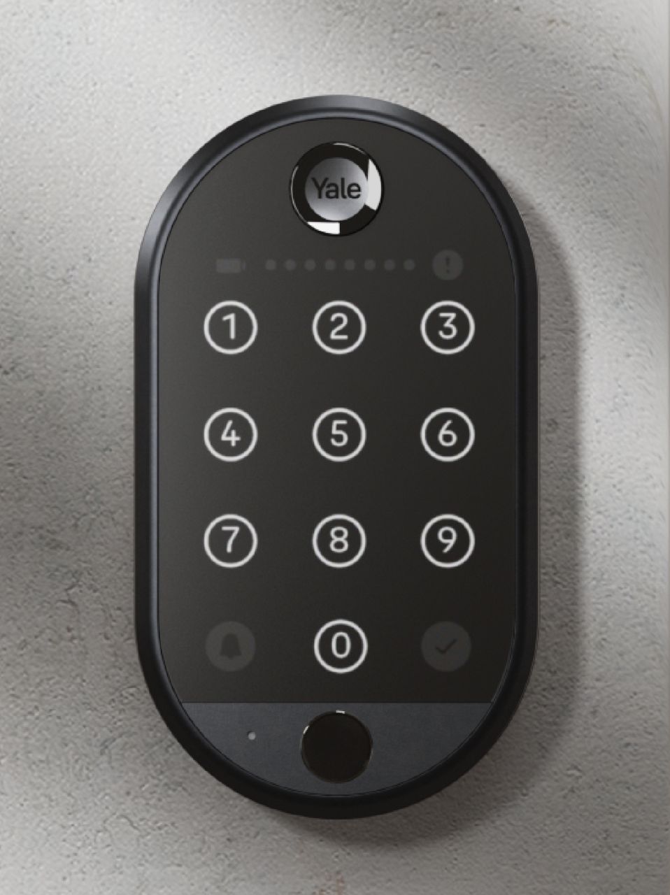 Yale Smart Keypad 2 met vingerafdruk aan de gemonteerd aan de muur